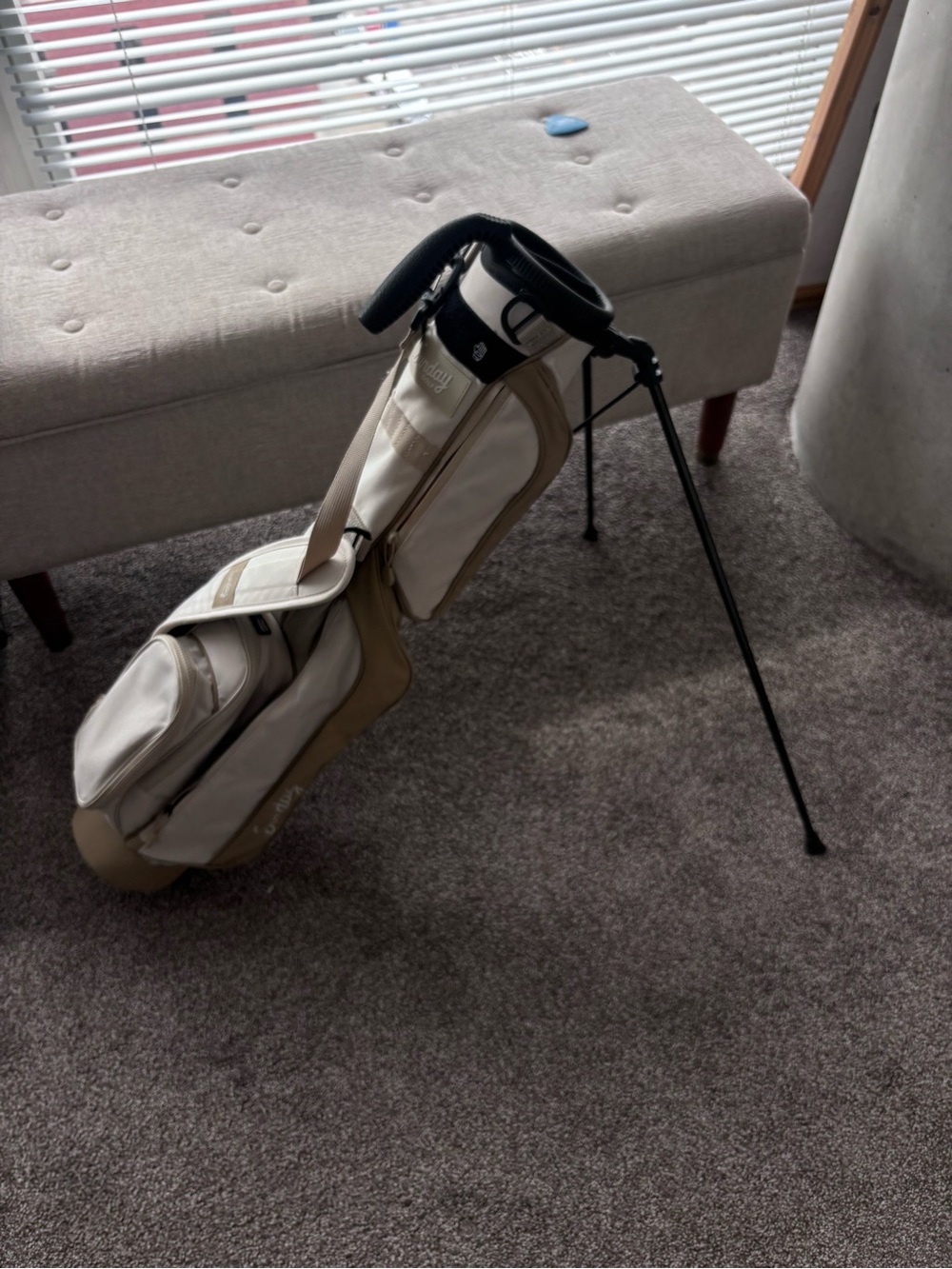 Sunday Golf Lightweight Beige & Cream Stand Golf Bag with Strap
